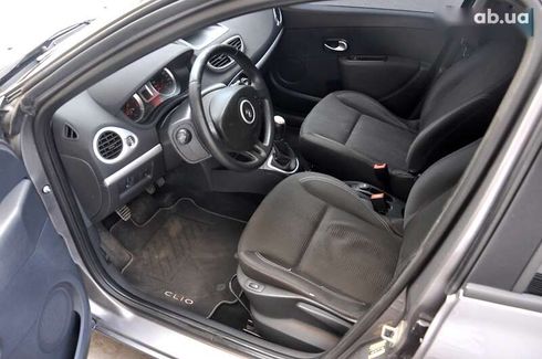 Renault Clio 2011 - фото 15