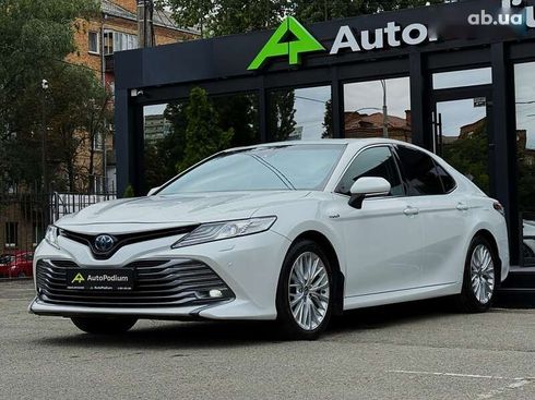 Toyota Camry 2020 - фото 2