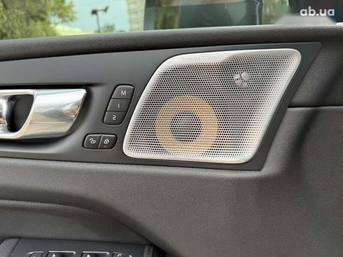 Volvo XC60 2020 - фото 18