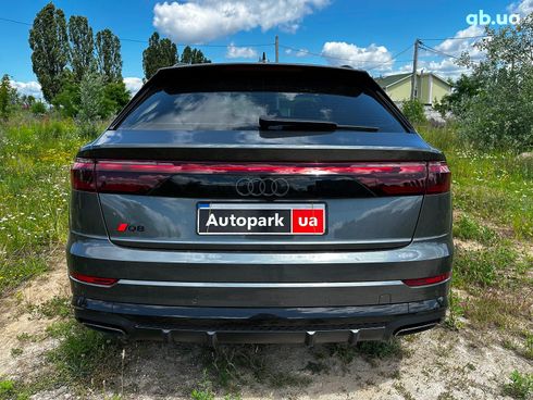 Audi Q8 2024 серый - фото 6