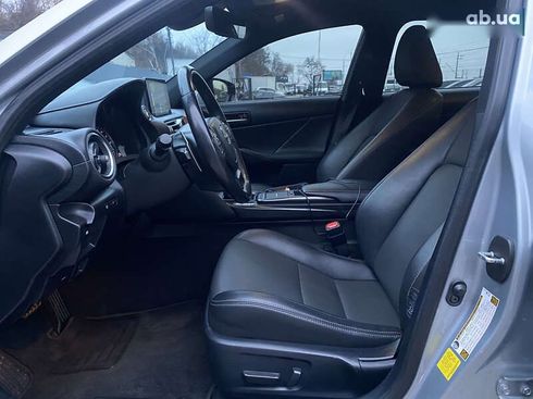 Lexus IS 2021 - фото 16