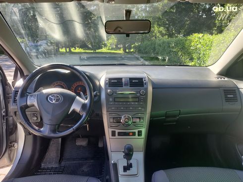 Toyota Corolla 2008 серебристый - фото 11