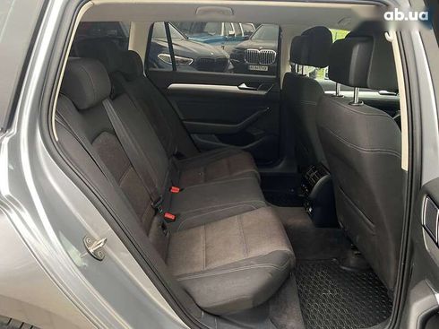 Volkswagen Passat 2018 - фото 24