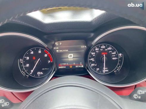 Alfa Romeo Stelvio 2020 - фото 17