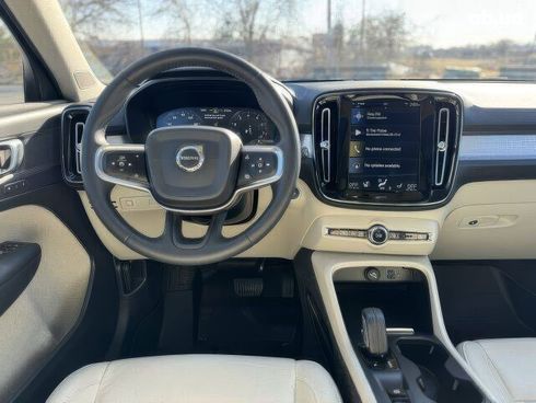 Volvo XC40 2021 - фото 8