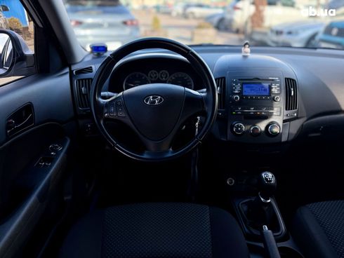 Hyundai i30 2011 белый - фото 13