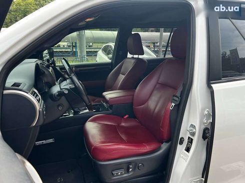 Lexus GX 2020 - фото 13