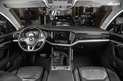 Volkswagen Touareg 2019 - фото 24