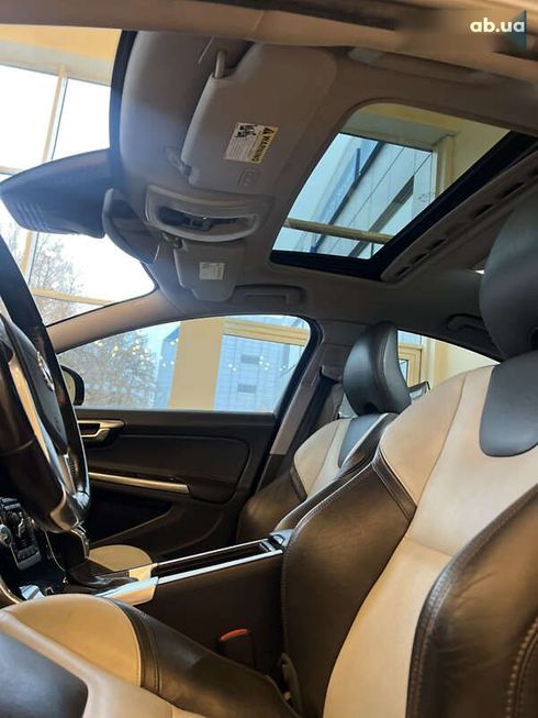 Volvo S60 2015 - фото 14