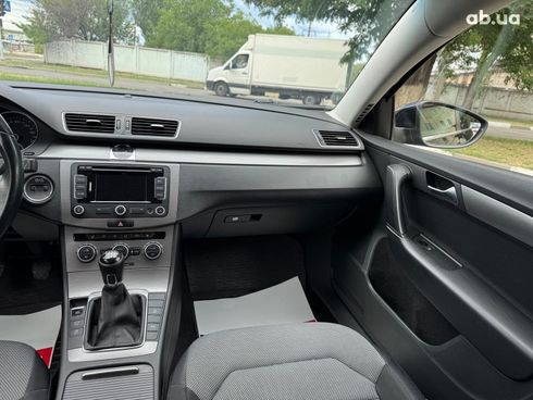 Volkswagen Passat 2014 черный - фото 17