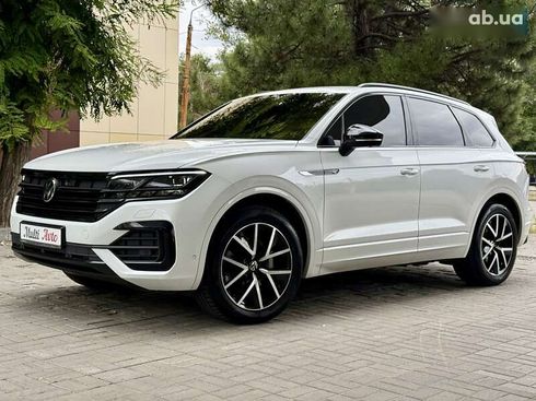 Volkswagen Touareg 2023 - фото 3