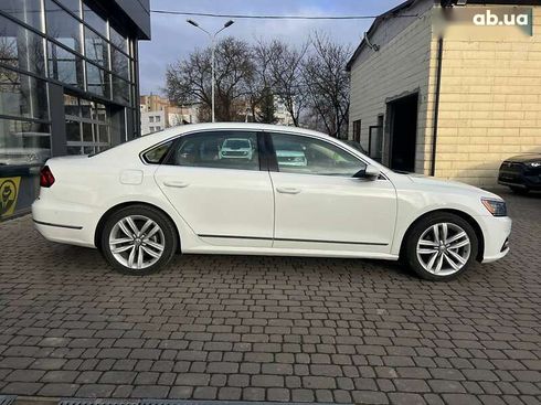 Volkswagen Passat 2017 - фото 8