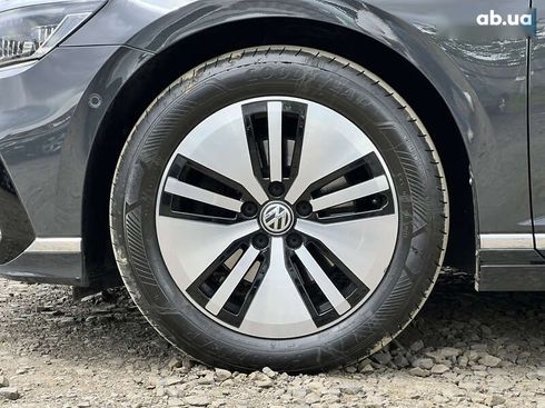 Volkswagen Passat 2021 - фото 24