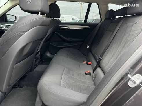 BMW 5 серия 2020 серый - фото 19