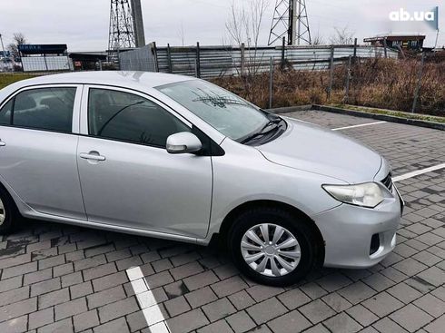 Toyota Corolla 2012 - фото 4