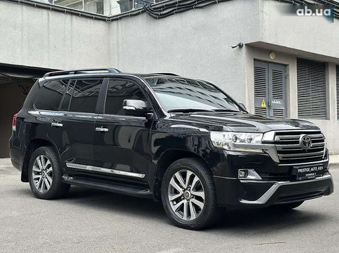 Toyota Land Cruiser 2017 - фото 15