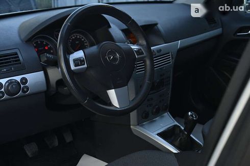 Opel Astra 2009 - фото 14