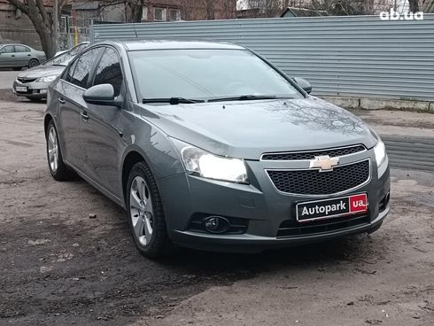 Chevrolet Cruze 2010 серый - фото 3