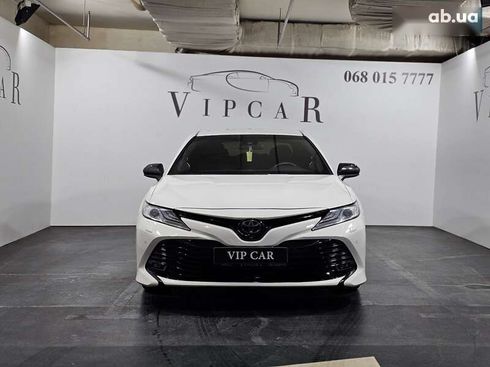 Toyota Camry 2017 - фото 3