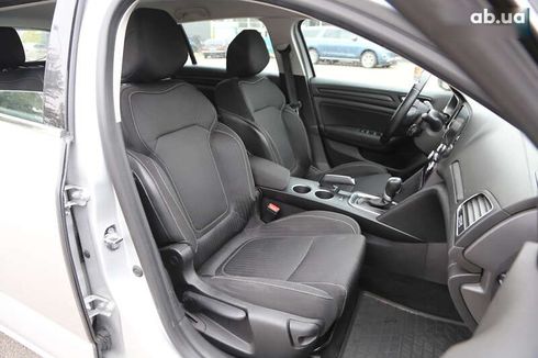 Renault Megane 2017 - фото 12