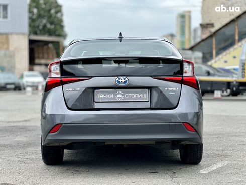 Toyota Prius 2019 серый - фото 6