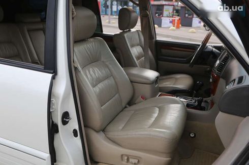 Lexus LX 2005 - фото 12