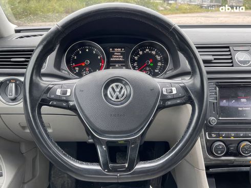 Volkswagen Passat 2017 синий - фото 14