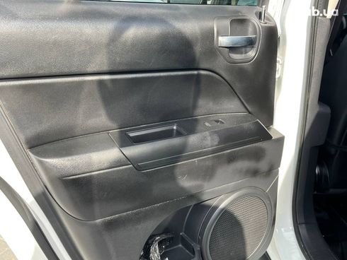 Jeep Patriot 2014 белый - фото 34