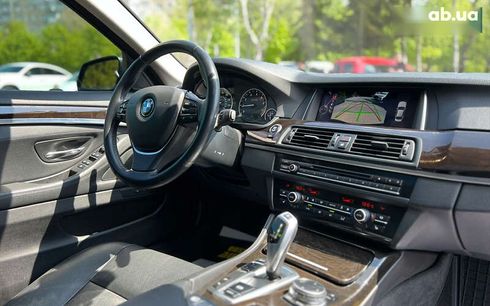 BMW 5 серия 2015 - фото 10