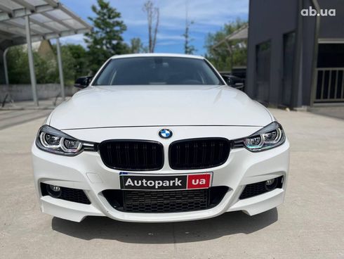 BMW 3 серия 2018 белый - фото 2