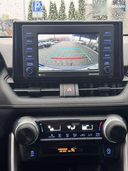 Toyota RAV4 2020 - фото 14