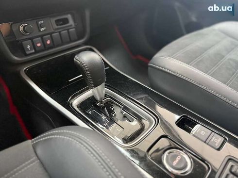 Mitsubishi Outlander 2020 - фото 30