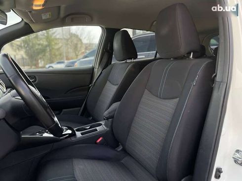 Nissan Leaf 2018 - фото 12