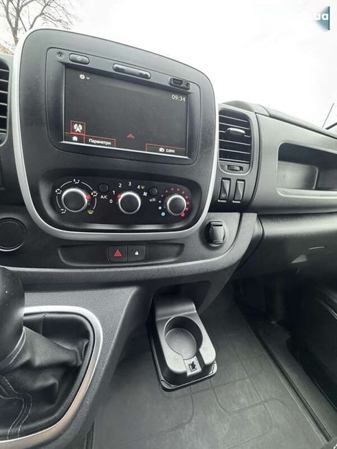 Renault Trafic 2021 - фото 14