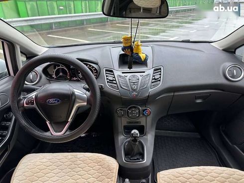 Ford Fiesta 2015 - фото 13