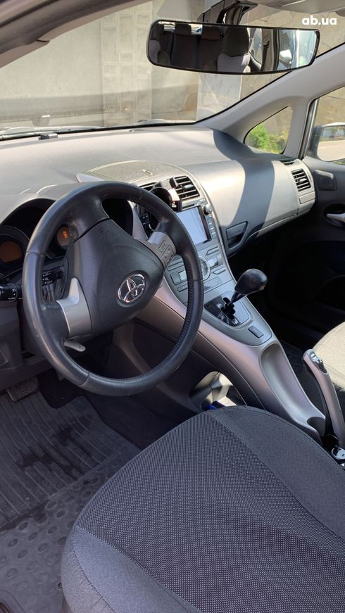 Toyota Auris 2008 серый - фото 13