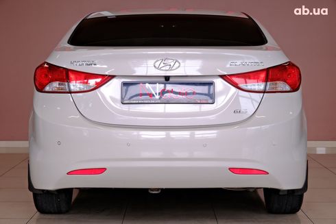 Hyundai Elantra 2013 бежевый - фото 6