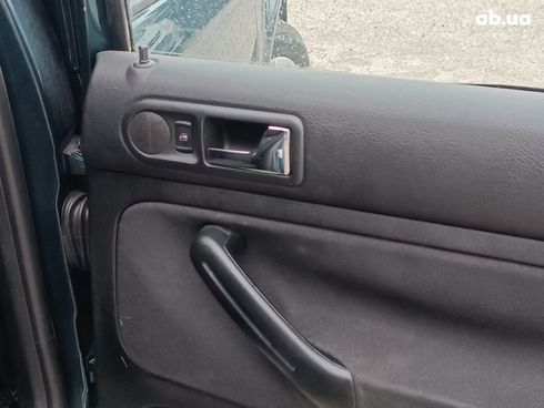 Volkswagen Golf 2001 зеленый - фото 30