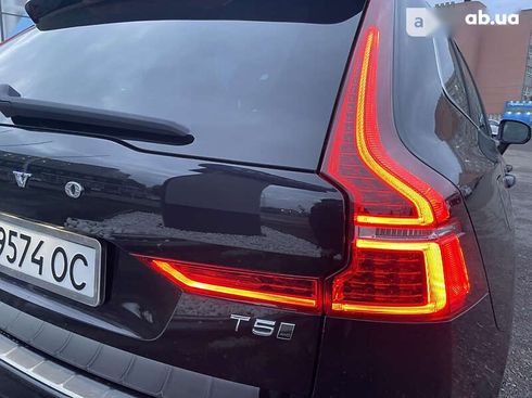 Volvo XC60 2018 - фото 16