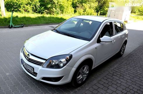 Opel Astra 2013 - фото 3