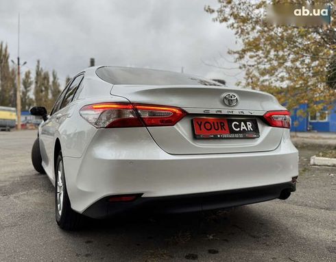 Toyota Camry 2018 - фото 7