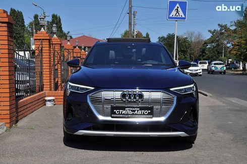 Audi E-Tron 2022 - фото 2