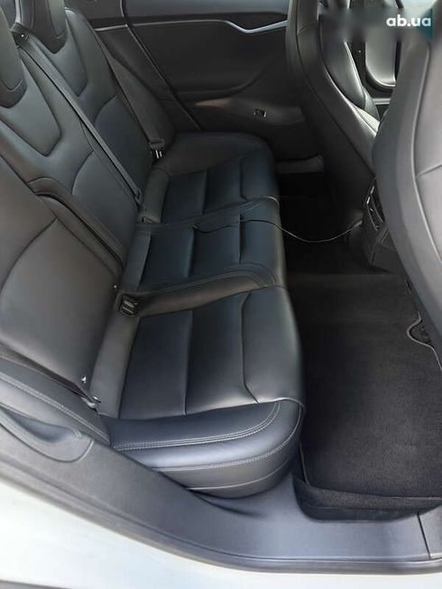 Tesla Model S 2019 - фото 14