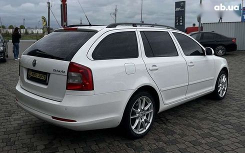 Skoda Octavia 2010 - фото 7