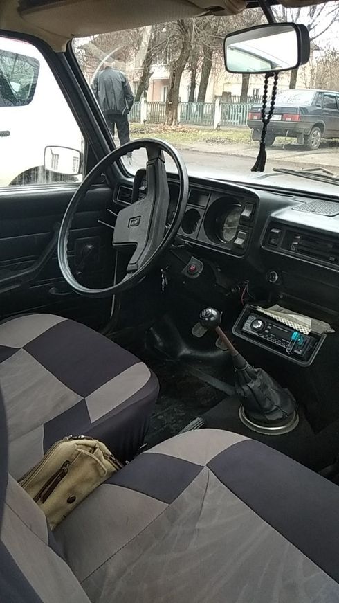 ВАЗ 2105 1996 бежевый - фото 6