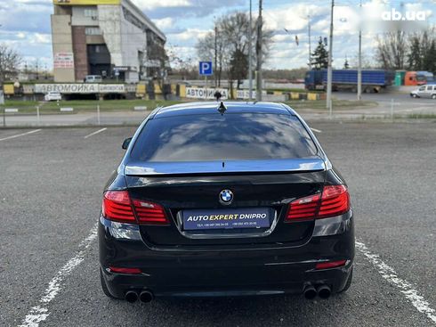 BMW 5 серия 2015 - фото 10