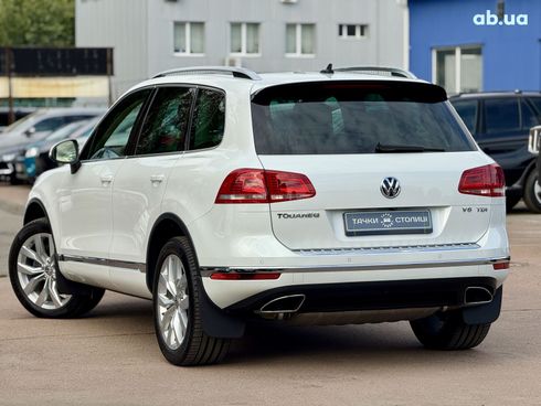Volkswagen Touareg 2016 белый - фото 3