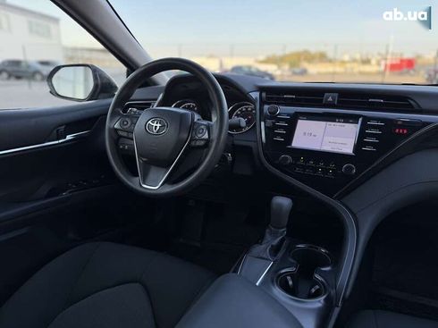 Toyota Camry 2019 - фото 12
