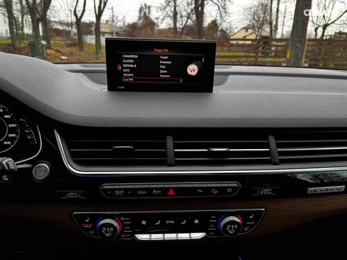 Audi Q7 2018 бежевый - фото 24