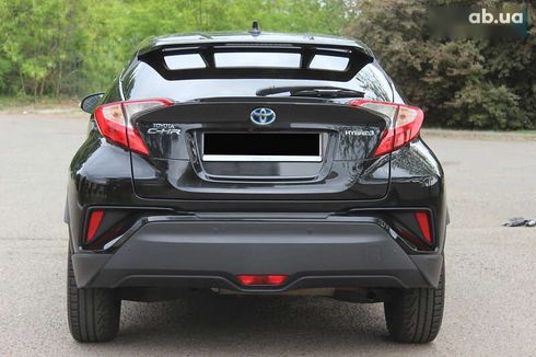 Toyota C-HR 2019 - фото 11